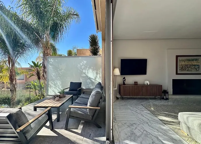 Luxury Living/Terrace/Pool