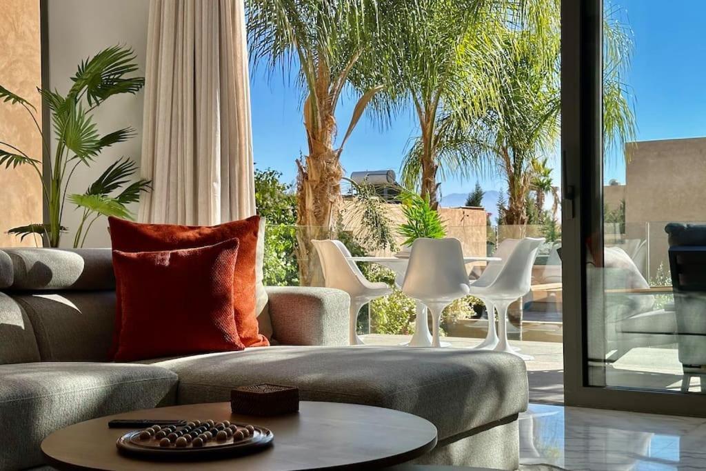 Apartment Luxury Living/terrace/pool *